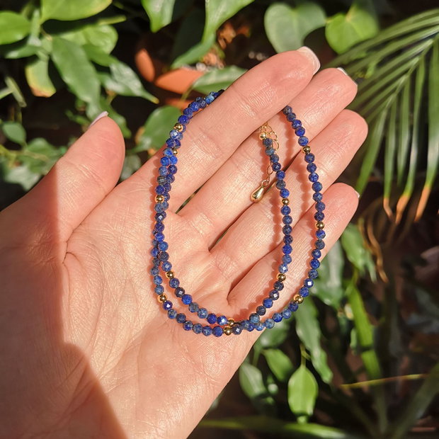 Colier din lapis lazuli natural, sfere fațetate 3.5 mm, cu bile, încuietoare și lanț de prelungire din argint
