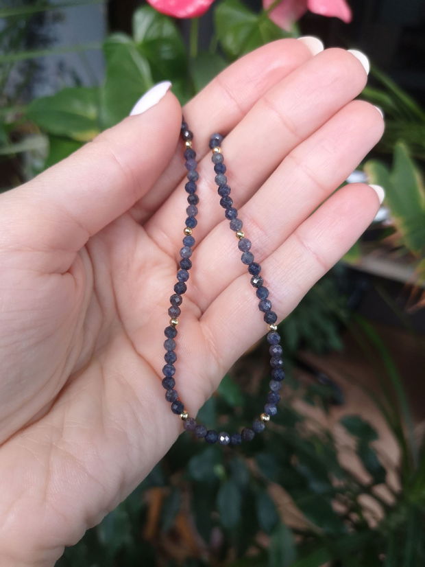 Colier din safir albastru natural, sfere fațetate 3.5 mm, cu bile, încuietoare și lanț de prelungire din argint