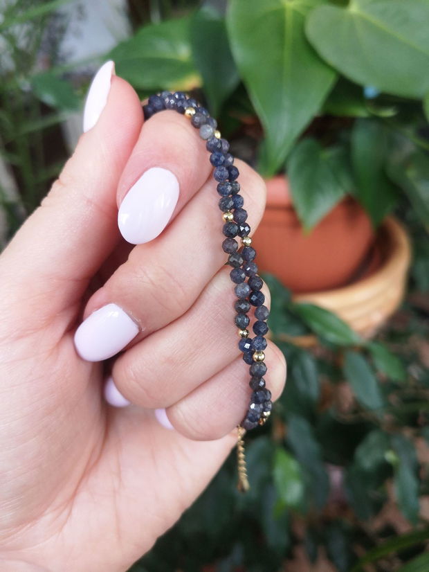 Colier din safir albastru natural, sfere fațetate 3.5 mm, cu bile, încuietoare și lanț de prelungire din argint