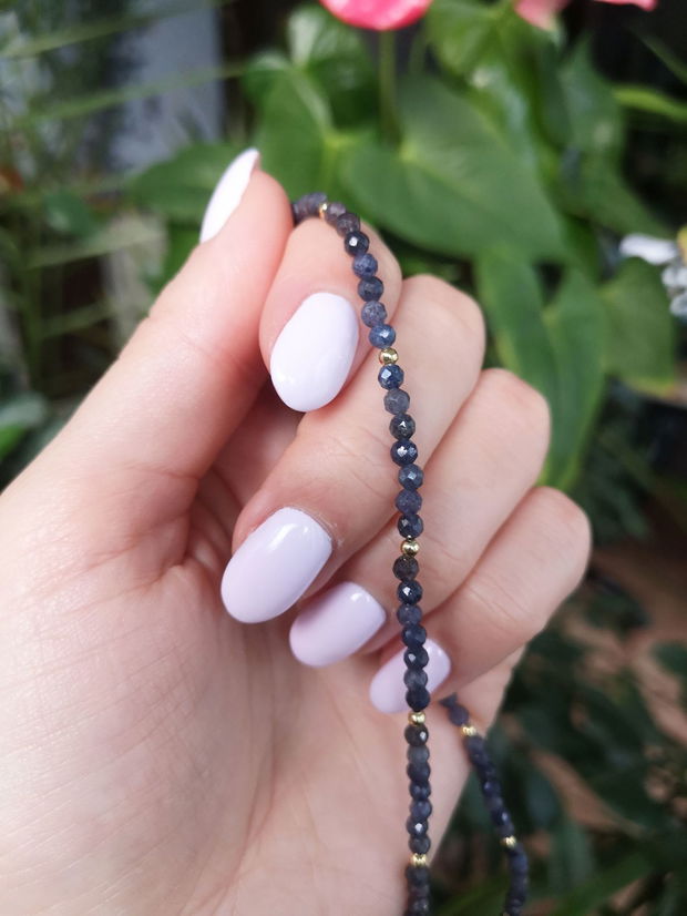 Colier din safir albastru natural, sfere fațetate 3.5 mm, cu bile, încuietoare și lanț de prelungire din argint