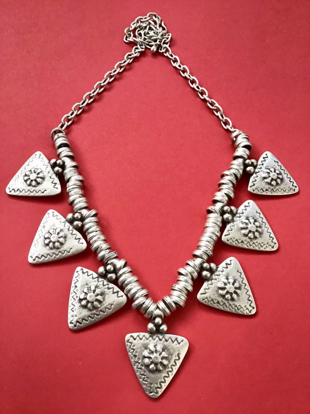 Colier tribal Zamac argintat