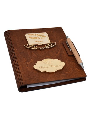 Agenda A5 din lemn personalizata, Maro, Piksel, Absolvire, Profesori, Invatatori, 100 pagini si pix din lemn inclus