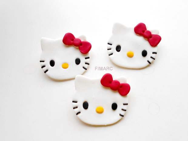 ''Hello Kitty''- brose