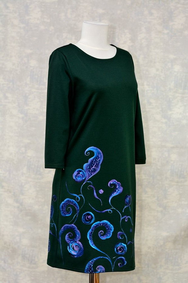 Rochie verde, pictata manual