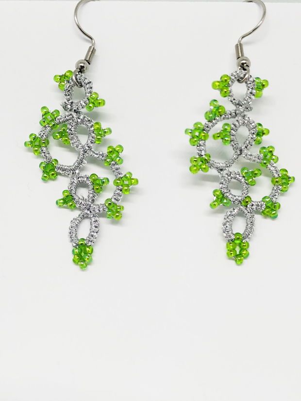 Cercei argintiu cu verde din dantela frivolite, cercei lucrati cu suveicuta, bijuterii dantela tatting