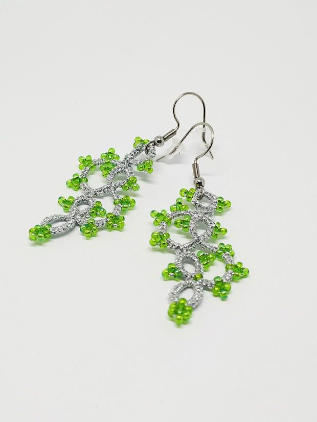 Cercei argintiu cu verde din dantela frivolite, cercei lucrati cu suveicuta, bijuterii dantela tatting