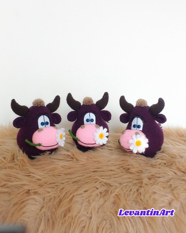 Taurasul fericit - Zodia Taur figurina/animale/jucarie crosetata, handmade. LA COMANDA