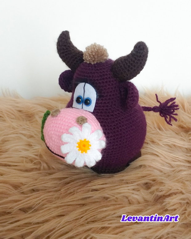 Taurasul fericit - Zodia Taur figurina/animale/jucarie crosetata, handmade. LA COMANDA