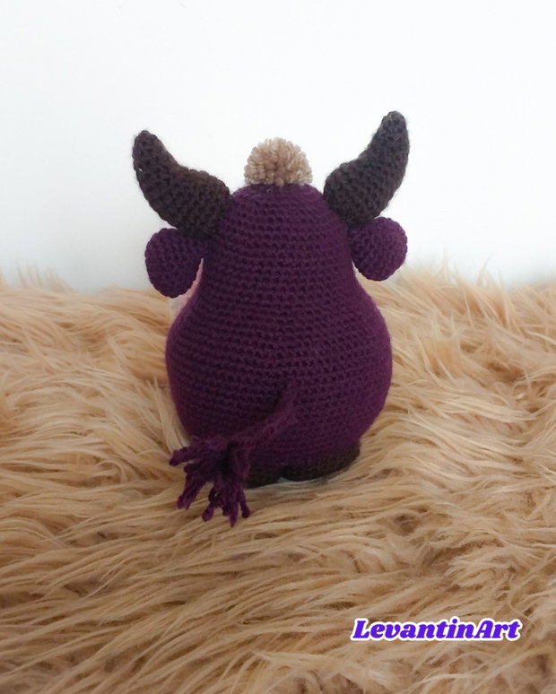 Taurasul fericit - Zodia Taur figurina/animale/jucarie crosetata, handmade. LA COMANDA