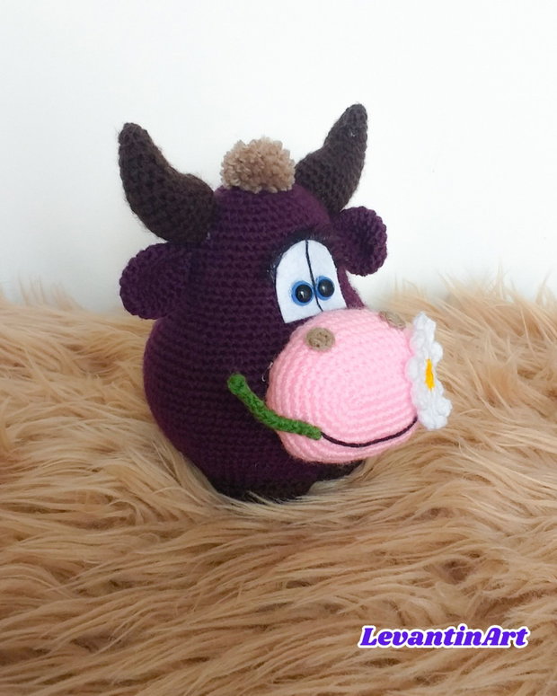 Taurasul fericit - Zodia Taur figurina/animale/jucarie crosetata, handmade. LA COMANDA