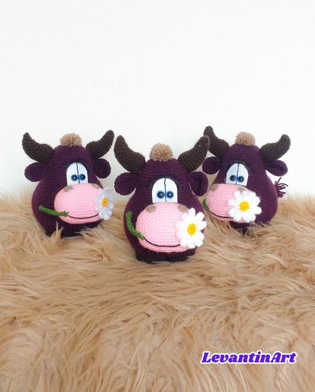 Taurasul fericit - Zodia Taur figurina/animale/jucarie crosetata, handmade. LA COMANDA