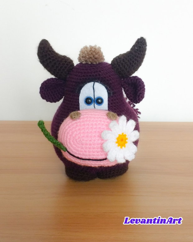 Taurasul fericit - Zodia Taur figurina/animale/jucarie crosetata, handmade. LA COMANDA