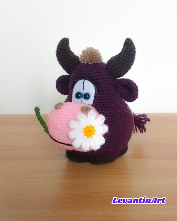 Taurasul fericit - Zodia Taur figurina/animale/jucarie crosetata, handmade. LA COMANDA