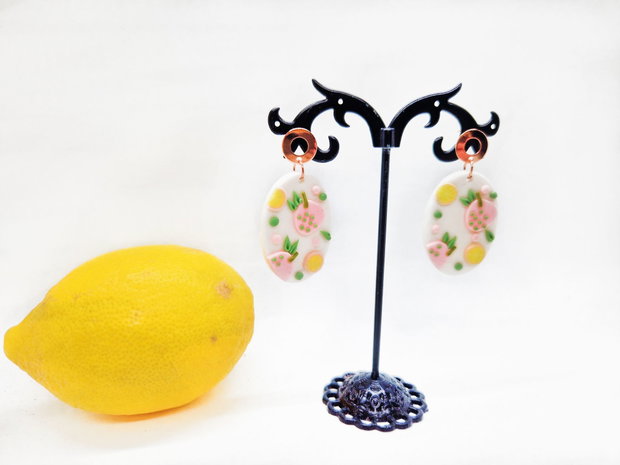 Cercei "Pink strawberries" din lut polimeric si inox roz