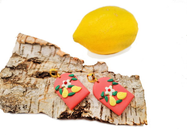 Cercei "Red Lemons" din lut polimeric si inox auriu