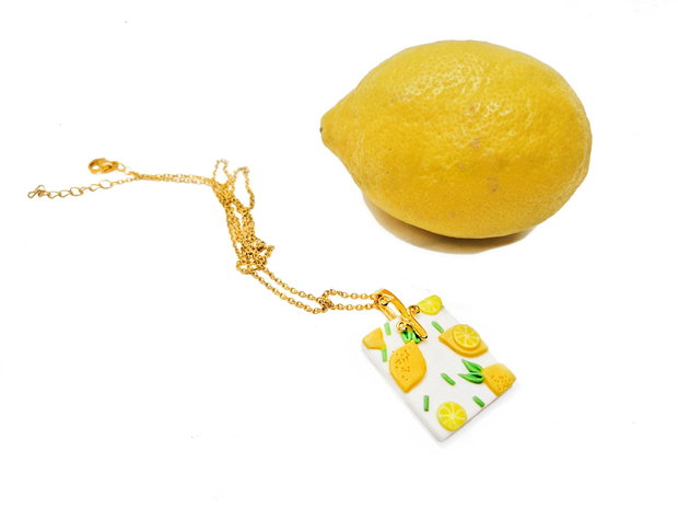 Colier cu pandantiv "Fresh Lemons" din lut polimeric si inox auriu