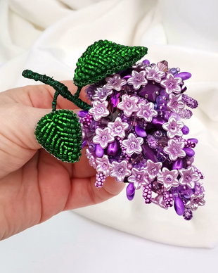 Rezervat Broșă Liliac - Povestea Violetă