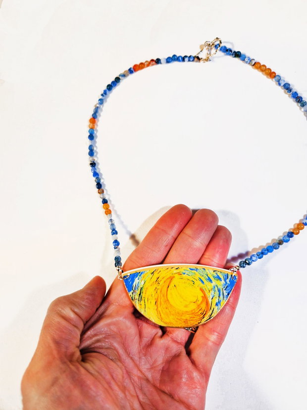 Colier "Van Gogh-Moon" din fragment de portelan, sodalit, agate si argint placat cu aur