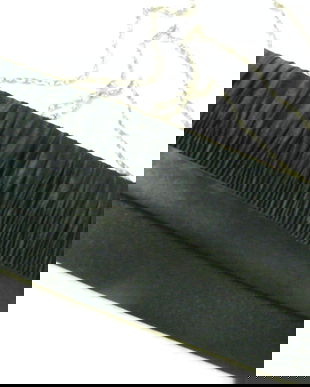 Nou-plic elegant din satin