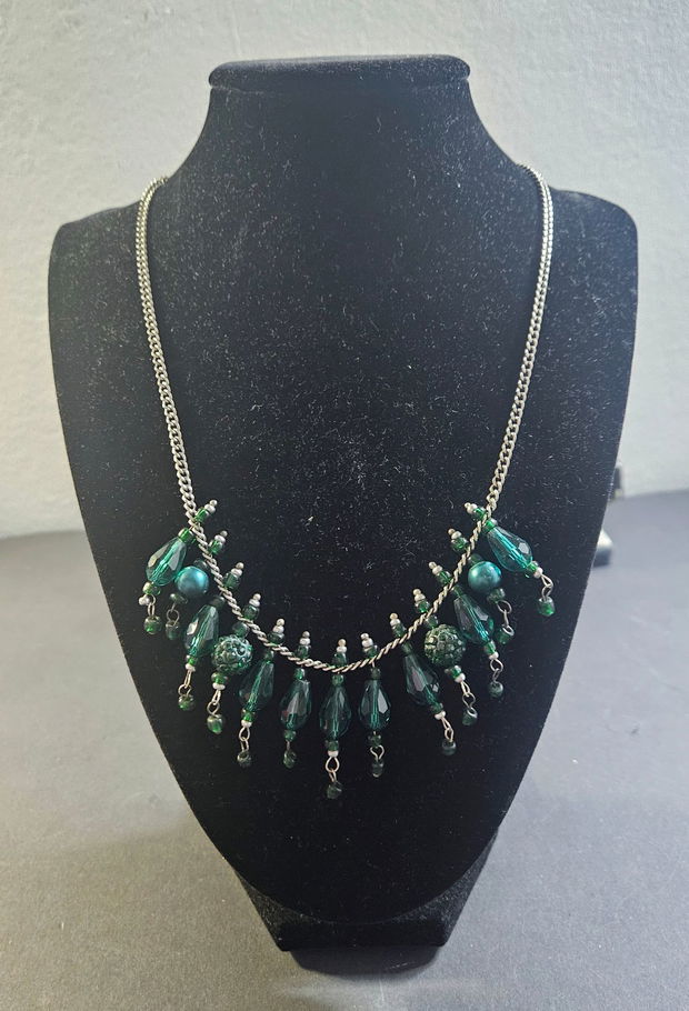 Colier verde inchis