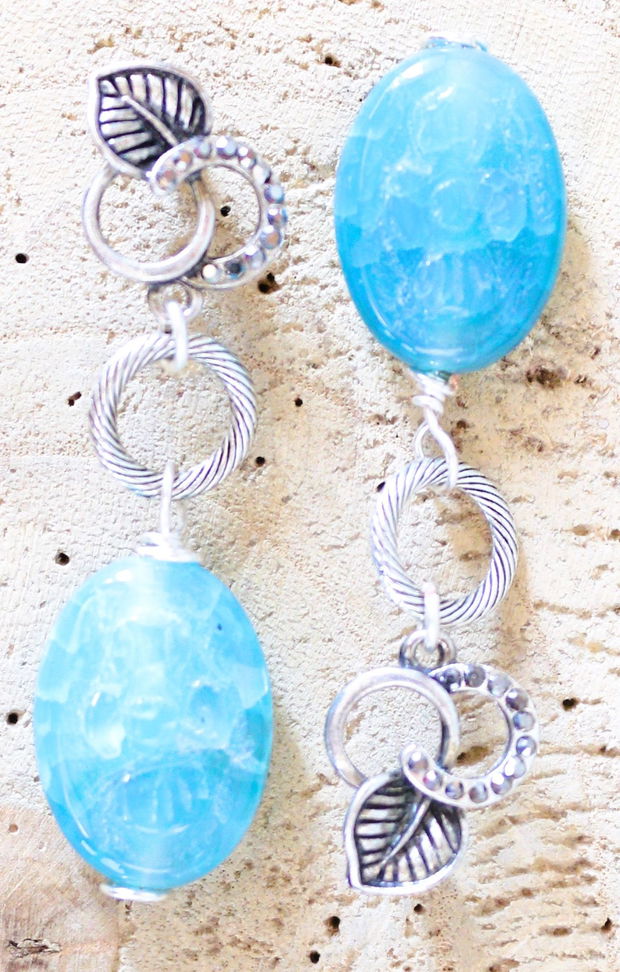 Cercei handmade cu agate albastre sculptate
