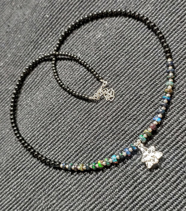 Colier argint opal de foc etiopian negru spinel negrucharm flaorae orhidee minimalist boho chic trendy - Transport gratuit