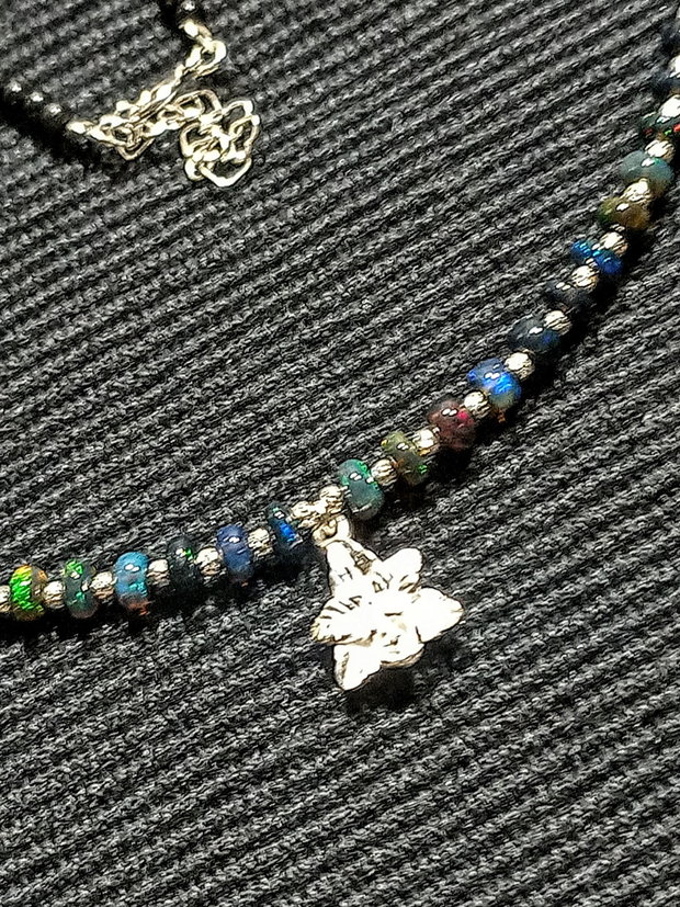 Colier argint opal de foc etiopian negru spinel negrucharm flaorae orhidee minimalist boho chic trendy - Transport gratuit