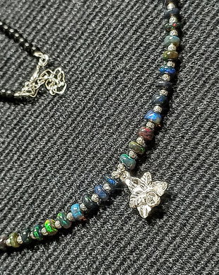 Colier argint opal de foc etiopian negru spinel negrucharm flaorae orhidee minimalist boho chic trendy - Transport gratuit