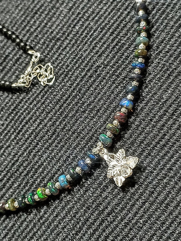 Colier argint opal de foc etiopian negru spinel negrucharm flaorae orhidee minimalist boho chic trendy - Transport gratuit