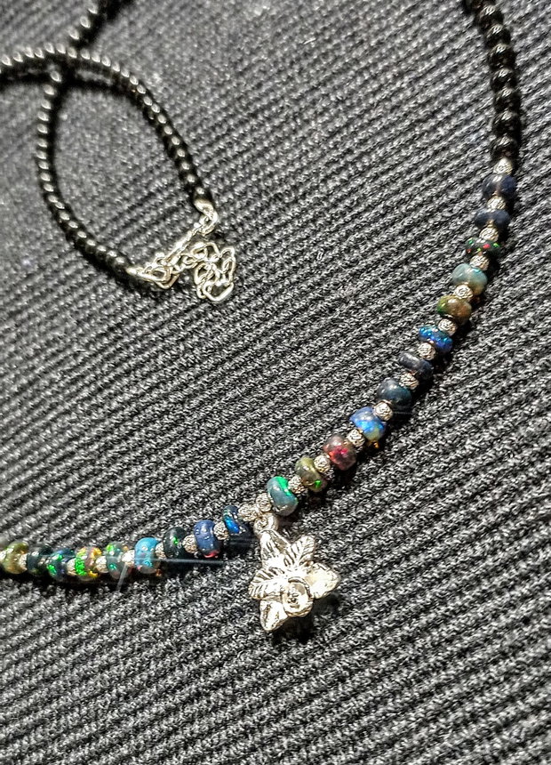 Colier argint opal de foc etiopian negru spinel negrucharm flaorae orhidee minimalist boho chic trendy - Transport gratuit