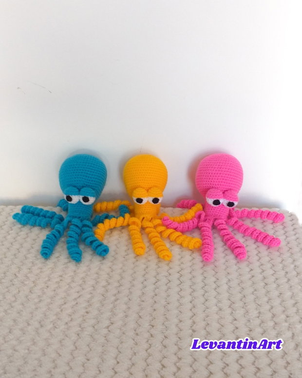Caracatita crosetata, jucarie. Figurina handmade. LA COMANDA