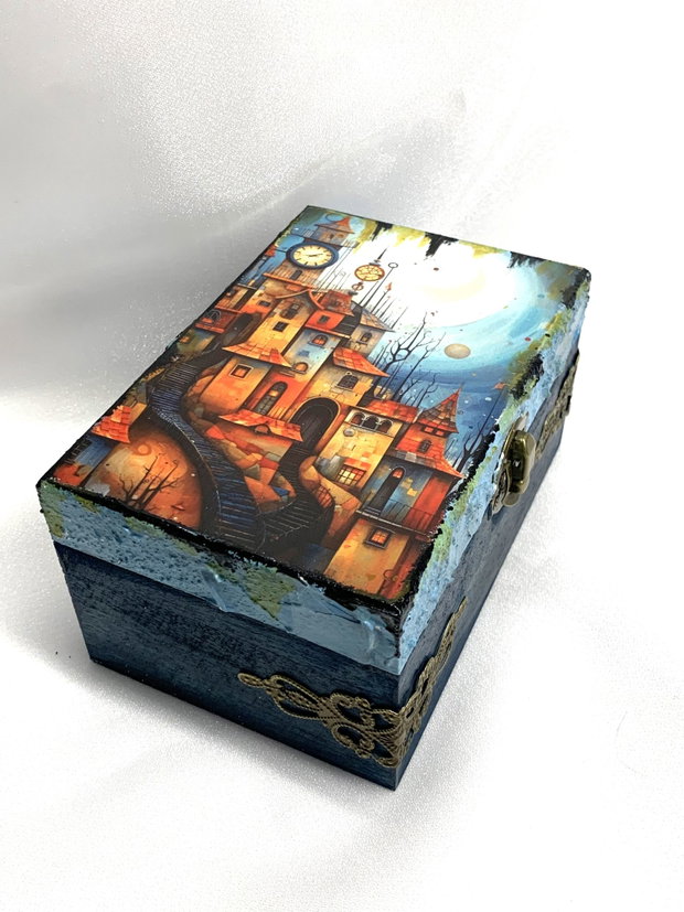 Cutie lemn- caseta de bijuterii decorata manual 00386