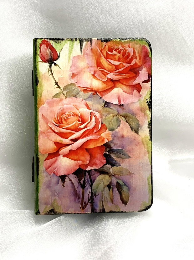 Cutie lemn- caseta de bijuterii decorata manual 00385