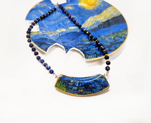 Colier "Van Gogh-Blue Houses" din fragment de portelan, argint si Lapis Lazuli