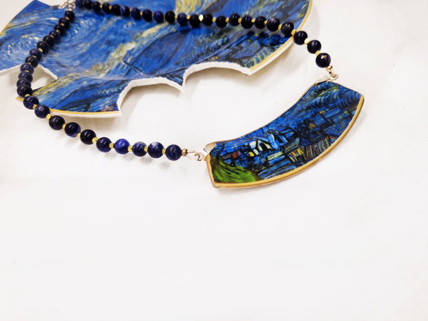 Colier "Van Gogh-Blue Houses" din fragment de portelan, argint si Lapis Lazuli