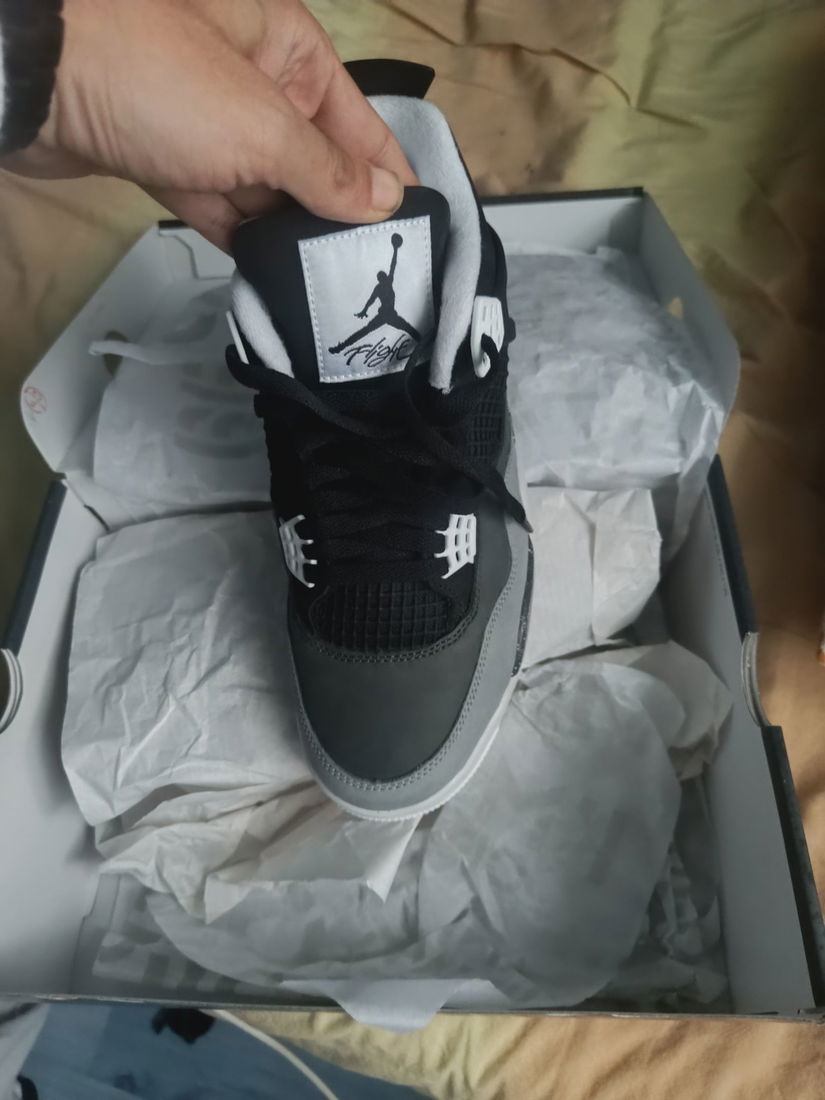 Adidași Jordan 4 No Fear