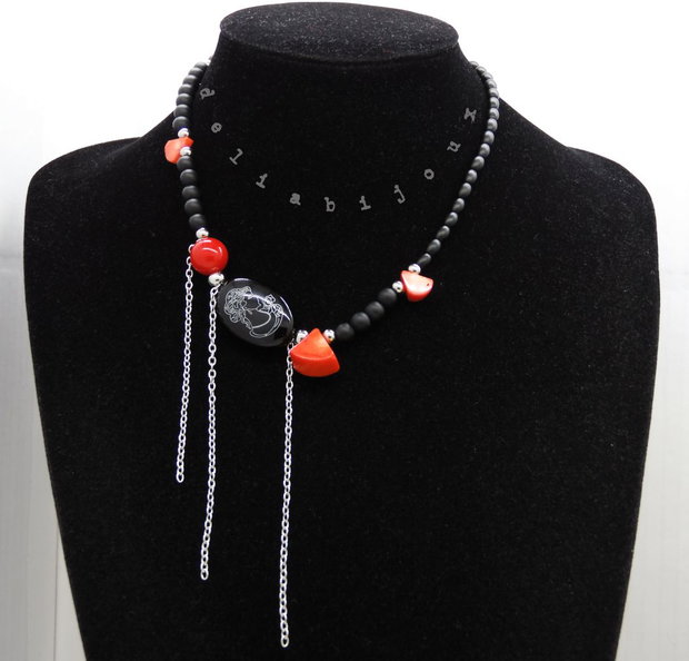 Colier handmade unicat - coral, onix, scoica (cod1211)