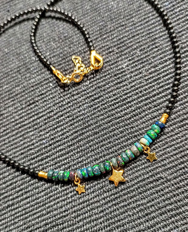 Colier vermeil opal de foc etiopian spinel negru charmuri stele argint placat cu aur minimalist boho chic trendy cadou - Transport gratuit