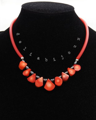 Colier handmade unicat - coral, hematit (cod1212)