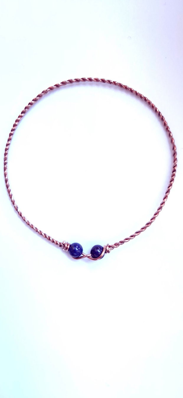 Bratara din cupru cu margele de lapis lazuli