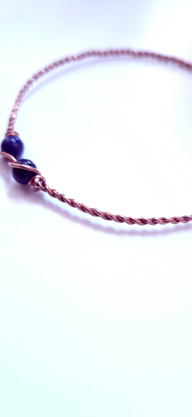 Bratara din cupru cu margele de lapis lazuli