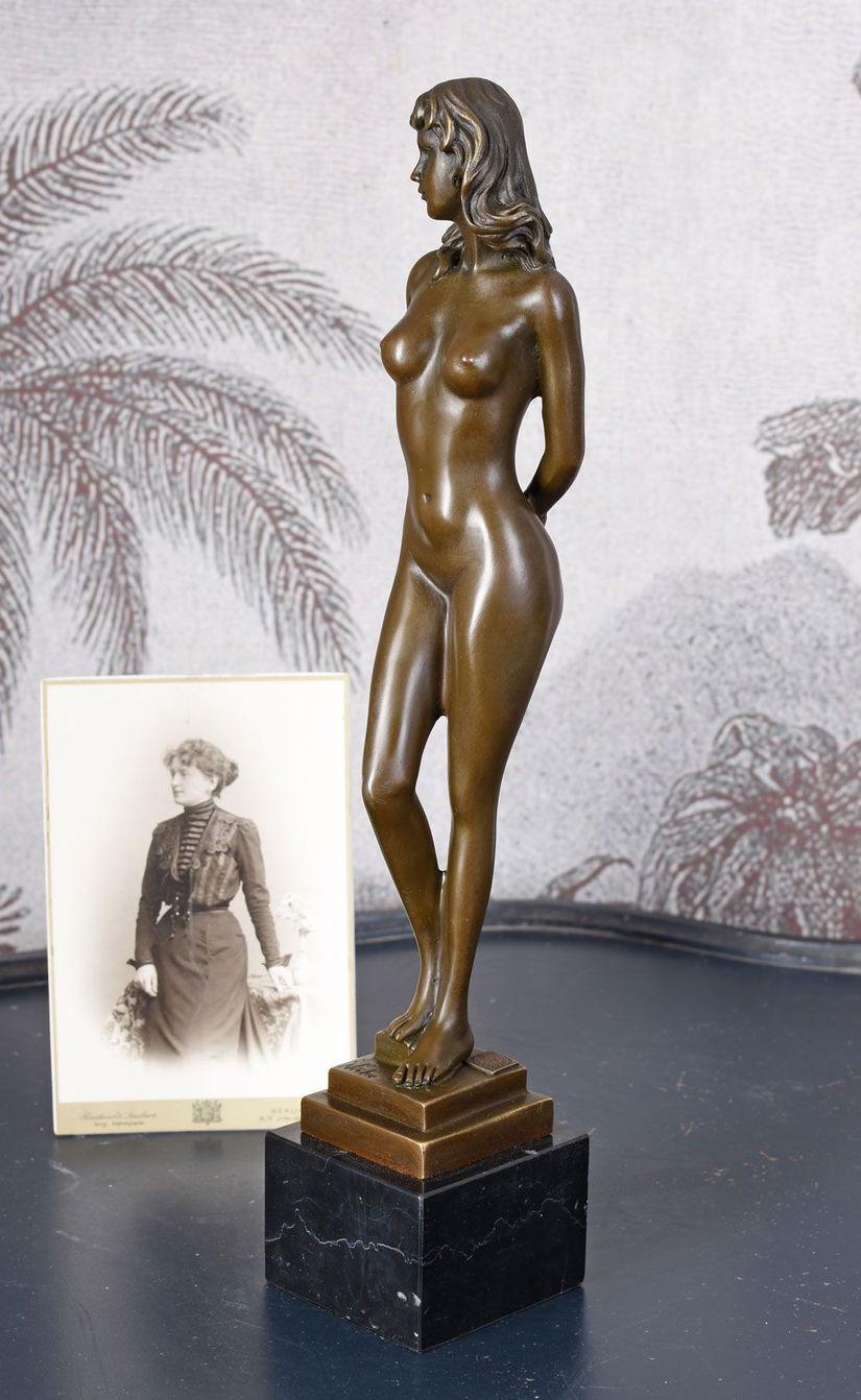 Femeie nud-statueta Art Nouveau din bronz