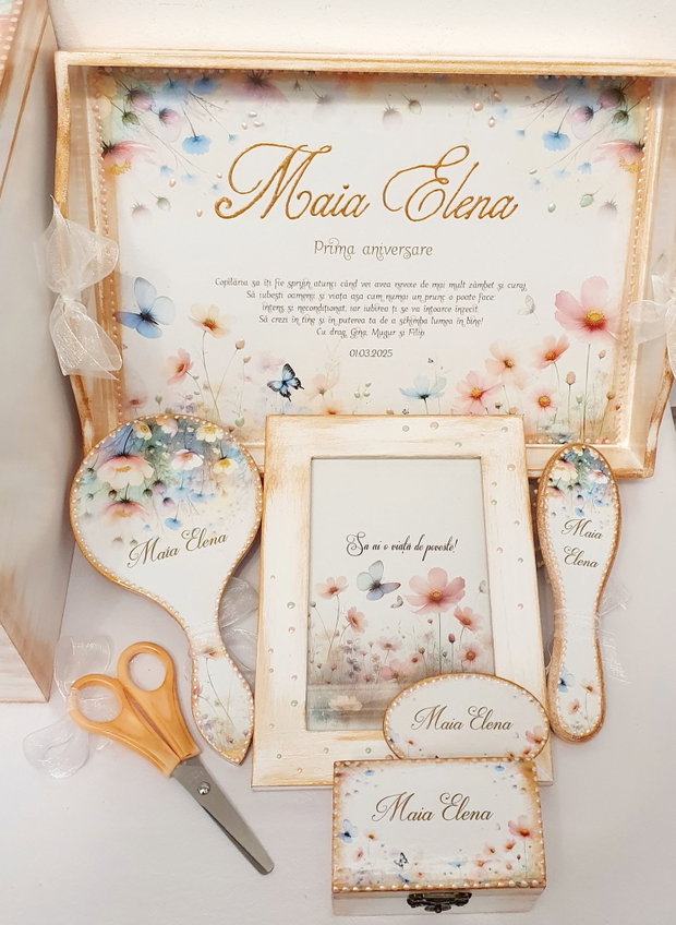 Set personalizat pentru taierea motului / 1 an,Flori de camp