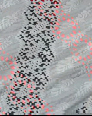 Sortulet cu broderie si dantela