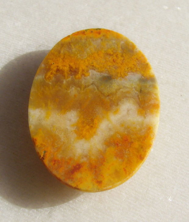 Bumble Bee jasper cabochon (lucrat manual in India) aprox 26.5x18.7x4.5 mm