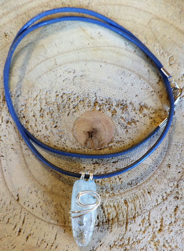 Colier din piele cu un colt de cristal de stanca/colier talisman/colier unisex