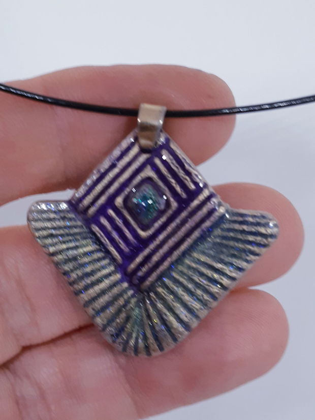 Pandantiv unicat, stil Art Nouveau, cu design geometric, din bronz auriu pictat cu rasina UV