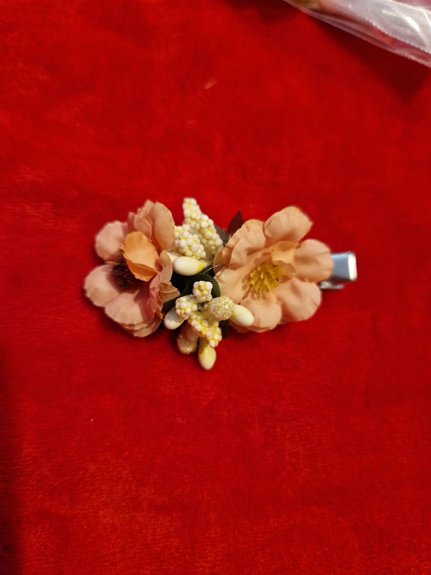 Cleme par buchetel floral