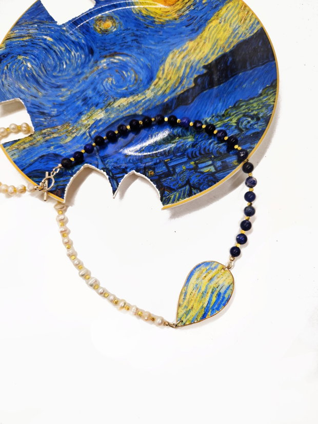 Colier asimetric "Van Gogh-Blue Sky" din fragment de portelan, argint, perle de cultura si Lapis Lazuli