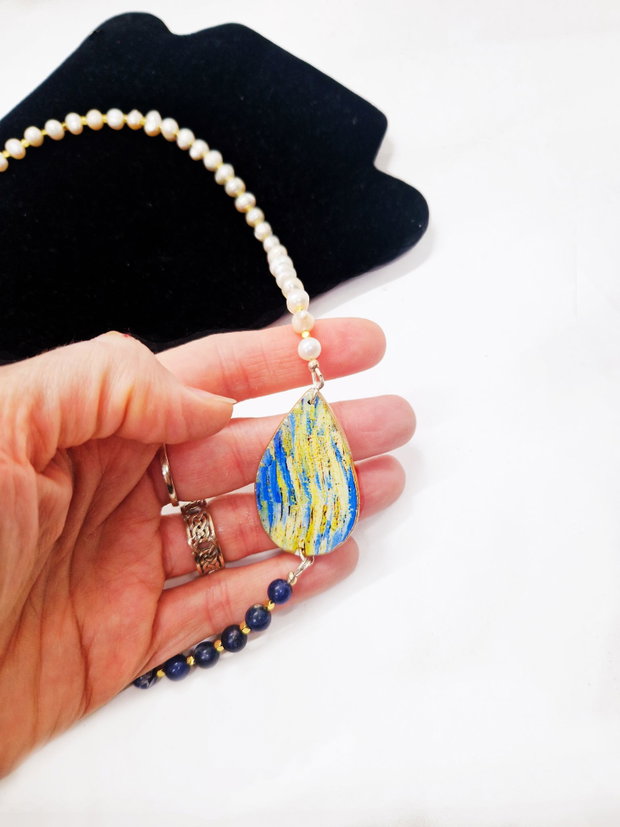 Colier asimetric "Van Gogh-Blue Sky" din fragment de portelan, argint, perle de cultura si Lapis Lazuli